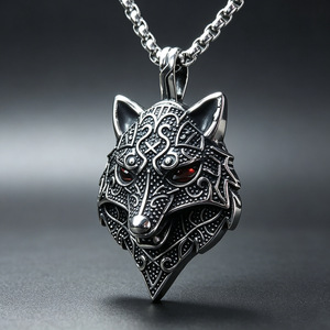 Yunnique – collier avec pendentif tête de loup en acier inoxydable pour hommes, yeux rouges, Style ethnique, Design géométrique, bijoux à la mode - Product Image 2