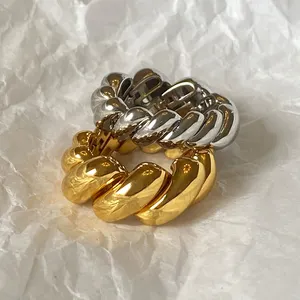 Anéis torcidos de croissant, anéis banhados a ouro 18k de aço inoxidável