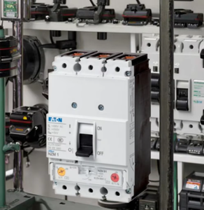 Gelişmiş Elektrik Güvenliği için Yüksek Performanslı Hava Devre Kesiciler - Product Image 1