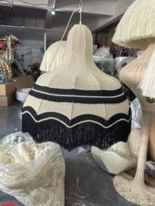 Lampada a Sospensione con <span class=keywords><strong>Paralume</strong></span> in Tessuto e Nappe, Lampada Pendente con Frange Colore <span class=keywords><strong>Beige</strong></span>, Luci Decorative per Matrimoni con Frange Nere - Product Image 3