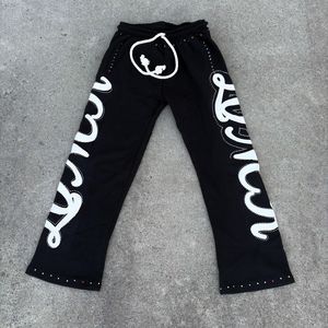 เสื้อฮู้ดซิปผ้าฝ้าย 100% พิมพ์ลายดิจิตอล ป้องกันรอยยับ สไตล์สตรีทแวร์ พร้อมโลโก้สั่งทำพิเศษ ตกแต่งด้วยคริสตัล ซิปแบบโอเวอร์ไซส์ สำหรับฤดูใบไม้ร่วง - Product Image 4