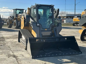 لودر انزلاقي التوجيه صغير جديد من مصنع صيني طراز XC7TV12 بحمولة 1 طن مع دلو 4 في 1 للبيع - Product Image 2