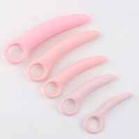 Weiches 5-teiliges Silikon-Vaginaldilatator-Set mit roter Modellnummer Vaginismus Analsex-Spielzeug für Vagina Linderung von schmerzhaftem Sex