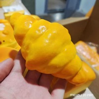 Pain de Mise en Forme en Forme de Pâton de Boulangerie Ananas, Moelleux à Rebond Lent, Jaune Rose, pour Collection Filles, Vente Directe Usine