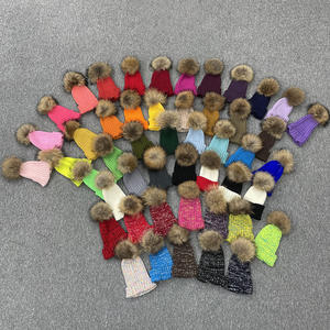 Janefur Bonnet unisexe personnalisé pour adulte Tuque détachable en <span class=keywords><strong>fourrure</strong></span> de raton laveur Pompons pour femmes Bonnet tricoté pour femmes - Product Image 6