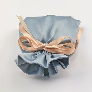 Pochette en satin bleu brumeux avec cordon de serrage et ruban en satin, élégant sac cadeau en satin pour cadeaux de demoiselles d'honneur et emballage de faveurs de mariage - Product Image 6