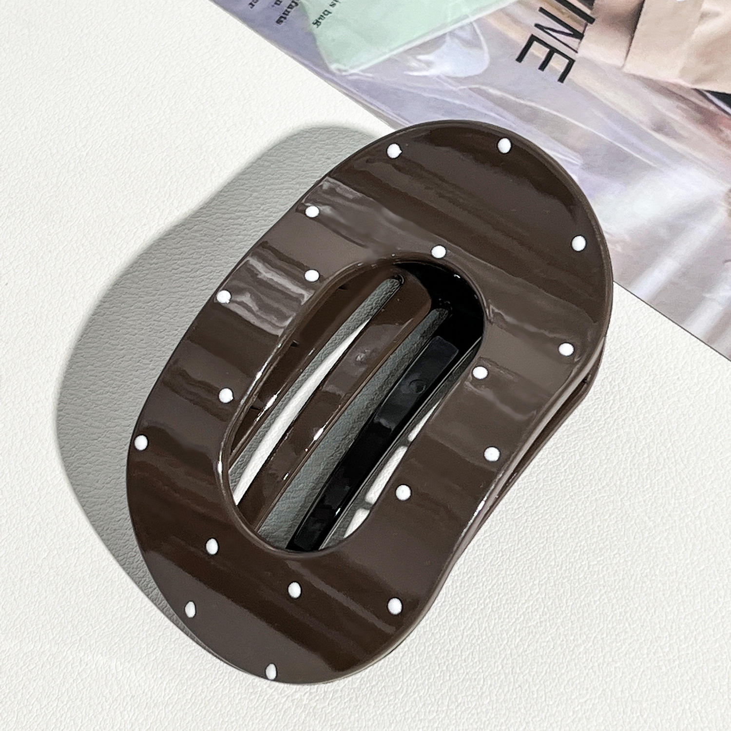 สีน้ำตาลเข้ม ทรงกลม