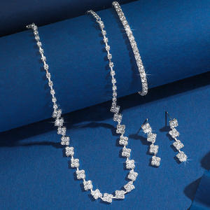 Parure de bijoux élégante en cuivre plaqué argent, style Moyen-Orient, avec collier à griffes, boucles d'oreilles en strass, bracelet, pendentifs cœur, goutte d'eau et clochette, tendance - Product Image 3