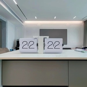 Mát tay lật bàn bảng đồng hồ báo thức pin Powered ngày ngày hiển thị Retro thạch anh tâm trạng Thiết kế bàn đồng hồ cho trang trí nội thất - Product Image 2