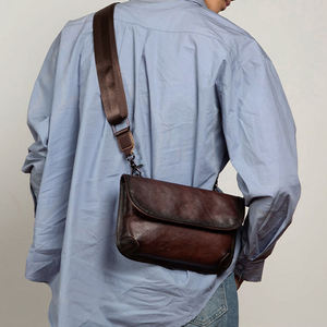 กระเป๋าหนังวัวแท้ AndoBag สไตล์เรโทร สะพายไหล่/สะพายข้าง สำหรับผู้ชาย กระเป๋าถือธุรกิจ กระเป๋าทำงานกลางแจ้ง กระเป๋าสะพายข้าง รุ่น 1414 - Product Image 2