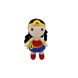 Venta al por mayor de juguete de cartón de ganchillo <span class=keywords><strong>Wonder</strong></span> Women Amigrumi <span class=keywords><strong>muñeca</strong></span> juguetes para niños y niñas regalos Color especificado personalizado - Product Image 2