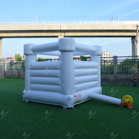 Château gonflable extérieur blanc de videur avec les jouets gonflables de ventilateur comprenant la maison de rebond