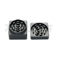 Fournisseur de broyeurs à herbes carrés à 3 couches avec logo personnalisé, commande en gros, dents CNC aiguisées, broyeur à tabac, accessoires pour fumer