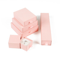 Boîte-cadeau de luxe en carton ondulé rose personnalisable stratification brillante pour bijoux mats en relief, y compris bracelets boucles d'oreilles