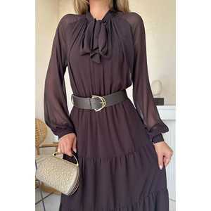 เดรสทรงเอไลน์ผ้าชีฟองสีน้ำตาลสุดหรู พร้อมดีเทลโบว์ที่คอเสื้อและชั้นผ้าบาง - Product Image 1