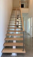Escalier moderne de luxe exquis, directement de l'usine, avec marches en bois massif, pour usage résidentiel et commercial