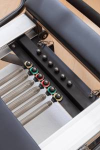 <span class=keywords><strong>Reformer</strong></span> de <span class=keywords><strong>Pilates</strong></span> de Lujo de Grado Profesional con Torre y Diseño de Riel Completo, Equipo Igual al Usado en Estudios Privados, en Venta - Product Image 4