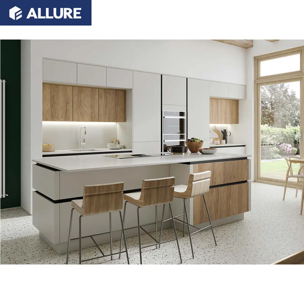 Allure Smart cuisine completemodern DE LUXE Contemporáneo Eat-In Painted Expansive Kitchen Design