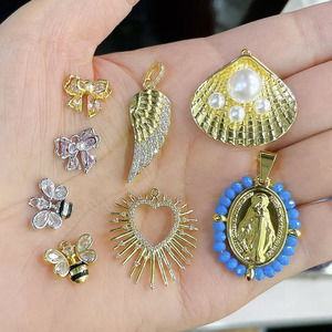CZ9046 18k Plaqué Or Émail Notre Dame Puffy Coeur CZ Arc Arbre Branche Cloches De Noël Martini Fleur Coupe Poivre Charme Pendentifs - Product Image 6