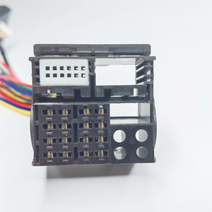 Özel otomatik kablo demeti araba AUX BT ses Sync bağlayıcı uzatma kablosu montaj 16 20 32 40 52 Pin <span class=keywords><strong>RCA</strong></span> hat çıkışı dönüştürücü - Product Image 3