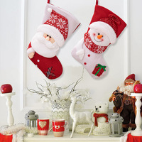 Chaussette de Noël 3D en peluche brodée Père Noël Bonhomme de neige, grande chaussette cadeau pour bonbons de Noël, ornement suspendu pour cheminée et arbre de Noël