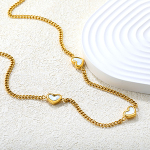 Collar con colgante en forma de corazón de aleación de zinc, joyería de estilo europeo, regalo para mujeres - Product Image 1