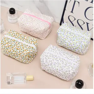 Storage Organizer Floral Puffy Quilted Makeups Bags Flower Printed Cosmetic Pouch Large Travel