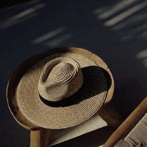 Chapeau Fedora en paille de blé naturelle personnalisé pour femme, style décontracté, protection solaire, vente en gros - Product Image 2