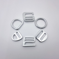 Vente en gros de divers styles de boucles de ceinture en alliage de zinc pour animaux de compagnie en métal 20mm-60mm anneaux en D étanches pour bagages accessoires de sac de couleur personnalisés