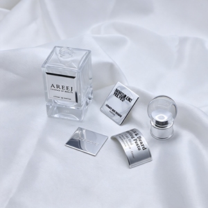 Placa de Identificación Metálica en Relieve 3D Personalizada OEM, Etiqueta de Aluminio Adhesiva Duradera para Botellas de Perfume, Pegatinas Metálicas con Logotipo de Marca - Product Image 2
