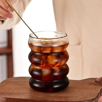 Gobelet en verre borosilicate 10,15 oz à paroi simple, motif chenille, couleur personnalisée, pour eau, café glacé, lait et autres boissons, avec couvercle et paille