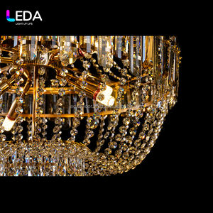 โคมไฟระย้า LED ดีไซน์ใหม่สุดหรู รูปทรงเพชร ทำจากโลหะ สำหรับตกแต่งงานแต่งงานและงานอีเว้นท์ - Product Image 2