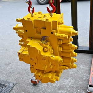 723-46-20501 723-46-20402 723-47-20502 Komatsu Graafmachine Regelklep <span class=keywords><strong>Pc200</strong></span> <span class=keywords><strong>6</strong></span> PC220-7 Hoofdklep Voor Komatsu - Product Image 3