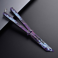 Couteau papillon à motif personnalisé en gros d'usine, couteau de camping et d'entraînement Balisong en acier inoxydable non affûté, couteau pliant d'entraînement