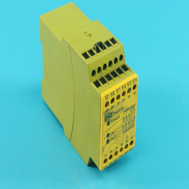 Quality Assurance X3 Safety Relay 230VAC/24VDC 774318 3NO 1NC Available for Immediate Delivery