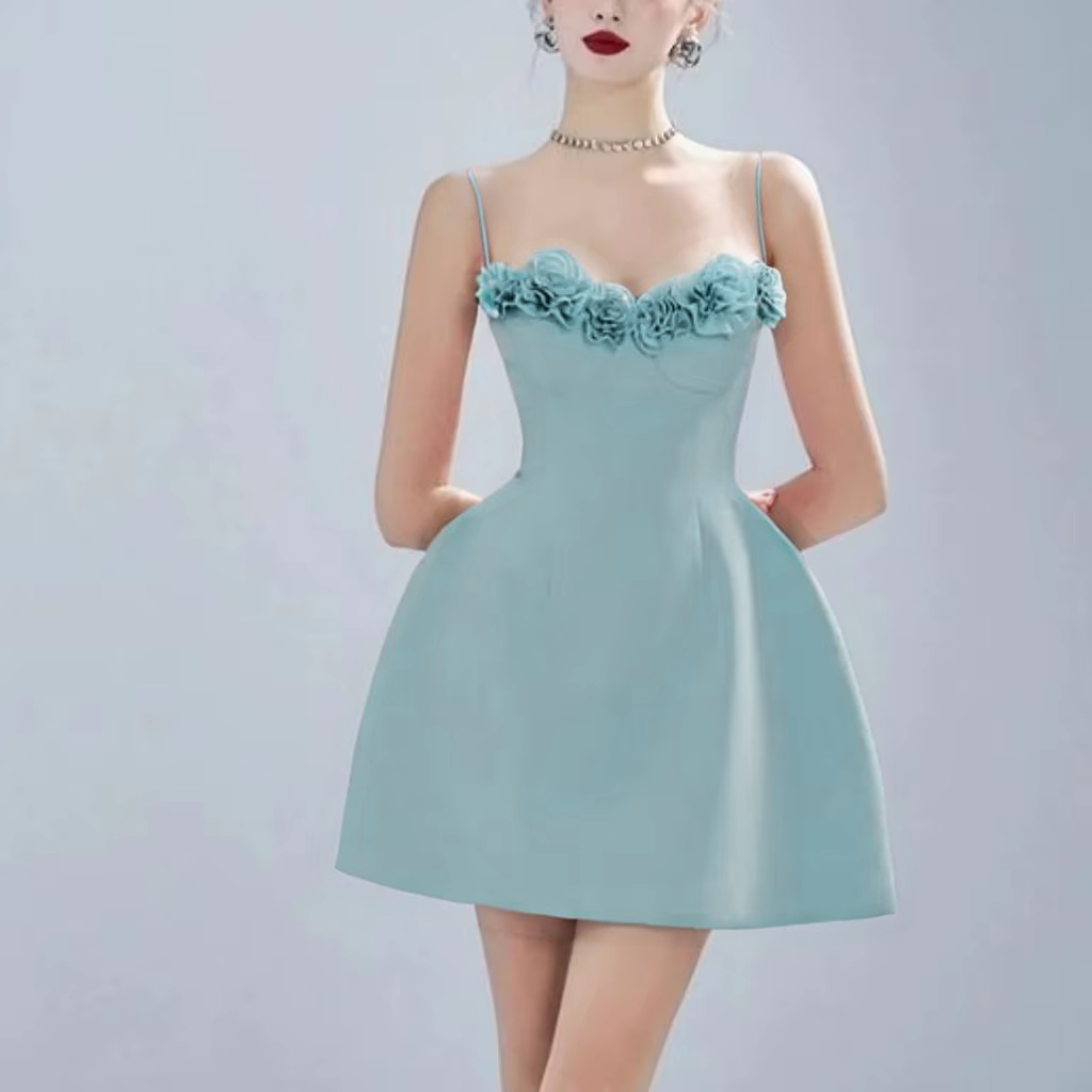 มีสีเขียวขุ่น