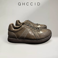 Chaussures de sport décontractées pour hommes en cuir de cheval patchwork color-block effet vieilli, gris-éléphant et marron, à talon bas et lacets avant
