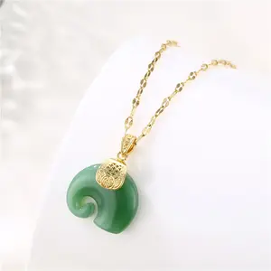 De gros vert jade éléphant collier-Collier avec pendentif en or et en acier inoxydable, pendentif en forme d'éléphant, de Jade vert, idéal comme cadeau
