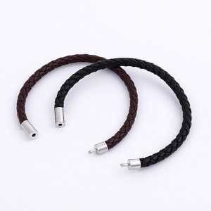 Bracelet en cuir tressé marron foncé avec fermeture magnétique en alliage de cuivre pour hommes et femmes, design simple et tendance, collection Printemps 2024, origine Yiwu - Product Image 4