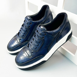 Chaussures de marche pour hommes en cuir de vache véritable, style rétro, bout rond, anti-odeur, talon bas, semelle extérieure en caoutchouc, motif uni - Product Image 3