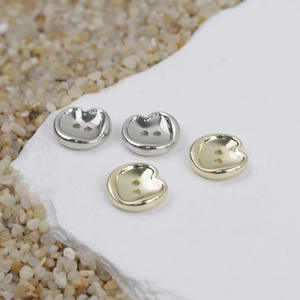 Venta al por mayor de botones personalizados en forma de manzana impreso <span class=keywords><strong>ropa</strong></span> ojal Holler <span class=keywords><strong>Hart</strong></span> diseño - Product Image 2