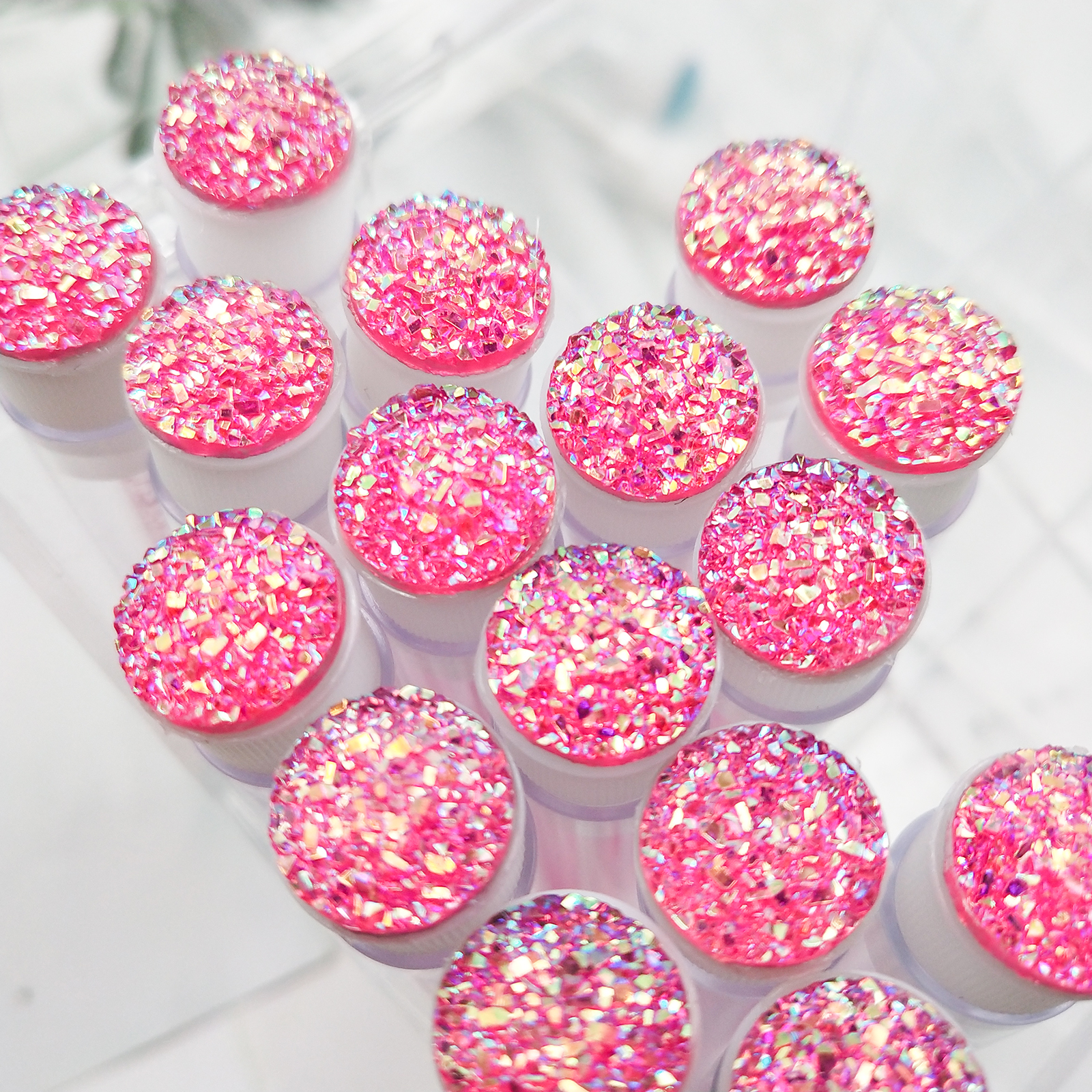 Pinceau à sourcils avec tube à paillettes