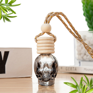 Ru Star 8ml Black <strong>Skull</strong> Shaped Luxury Hanging <strong>Glass</strong> Car Air Freshener Essential Oil Perfume Diffuser <strong>Bottle</strong> With Lid - Product Image 2