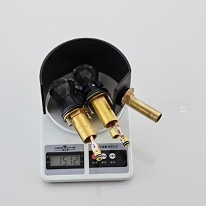 Thiết bị sàn gắn Brass <span class=keywords><strong>Basin</strong></span> <span class=keywords><strong>Mixer</strong></span> vòi nước phòng tắm nóng lạnh rửa mặt vòi kép xử lý vàng lưu vực vòi - Product Image 6