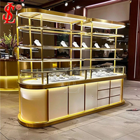 Design moderne de salle d'exposition pour les nouveaux magasins de bijoux, dernières vitrines de bijoux, décoration personnalisée, vitrine de luxe