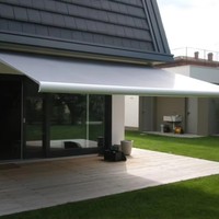 Auvent rétractable motorisé en aluminium de luxe pour jardin, avec bras pliables, cassette intégrale, télécommande et garantie de 10 ans