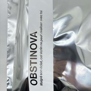 Enveloppe d'expédition en aluminium métallisé de grande taille avec logo personnalisé pour l'envoi de vêtements - Product Image 2