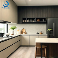 Ensemble d'armoires de cuisine européennes en bois massif, sur mesure, de luxe, imperméables, à finition brillante, pratiques, directement du fabricant, pour appartement