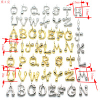 Collier Pendentif Vente en Gros Accessoires de Mode Laiton Plaqué Argent Cuivre Initiales Zircon Lettres Breloques Pour la Fabrication de Bijoux