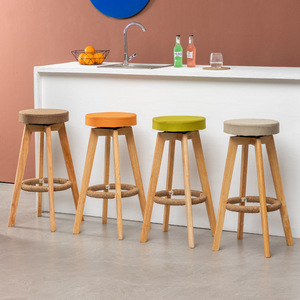 Tabouret <span class=keywords><strong>de</strong></span> <span class=keywords><strong>bar</strong></span> pivotant sans dossier en bois massif, style nordique moderne et décontracté, pour usage domestique - Product Image 4